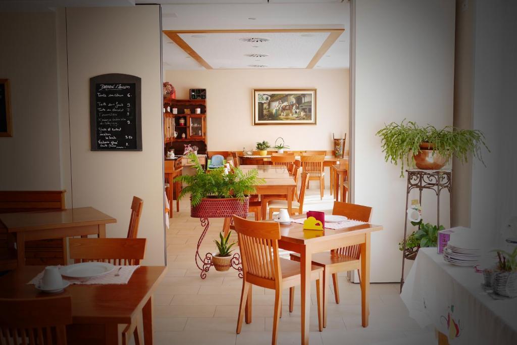 Auberge Aux Deux Sapins مونتريختر المظهر الخارجي الصورة